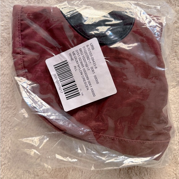 NWT BAGGU Lucky 8 Embroidered 8 Ball Medium Nylon Crescent Bag Wine Mahogany - Picture 11 of 16